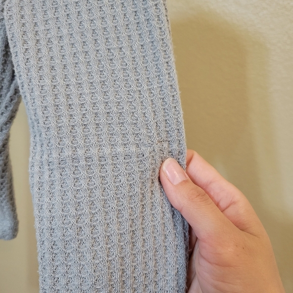 SHEIN Essnce light gray Heathered Knit Surplice Neck Cropped Tee size XS - Picture 3 of 5